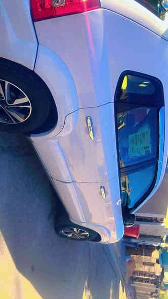 السلام عليكم 
توسان خليجي ٢٠٠٩ سليمانية الرقم الدولي 
سيارة جاهزه من كلشي بيه الجاملغ الأمامي الأيمن مبدل والابنيد مصبوغ والباقي ابلادية فول موصفات شاشة كبيرة كامرة مكينة ٢٧٠٠ تبريد ثلج فتحة سقف تخم تاير صدر جديد إدامة كاملة مابية اي نقص وبالخير على صاحب القسمة بغداد شهداء العبيدي 📞 *********** 
السعر ١08$ وبيه مجال
