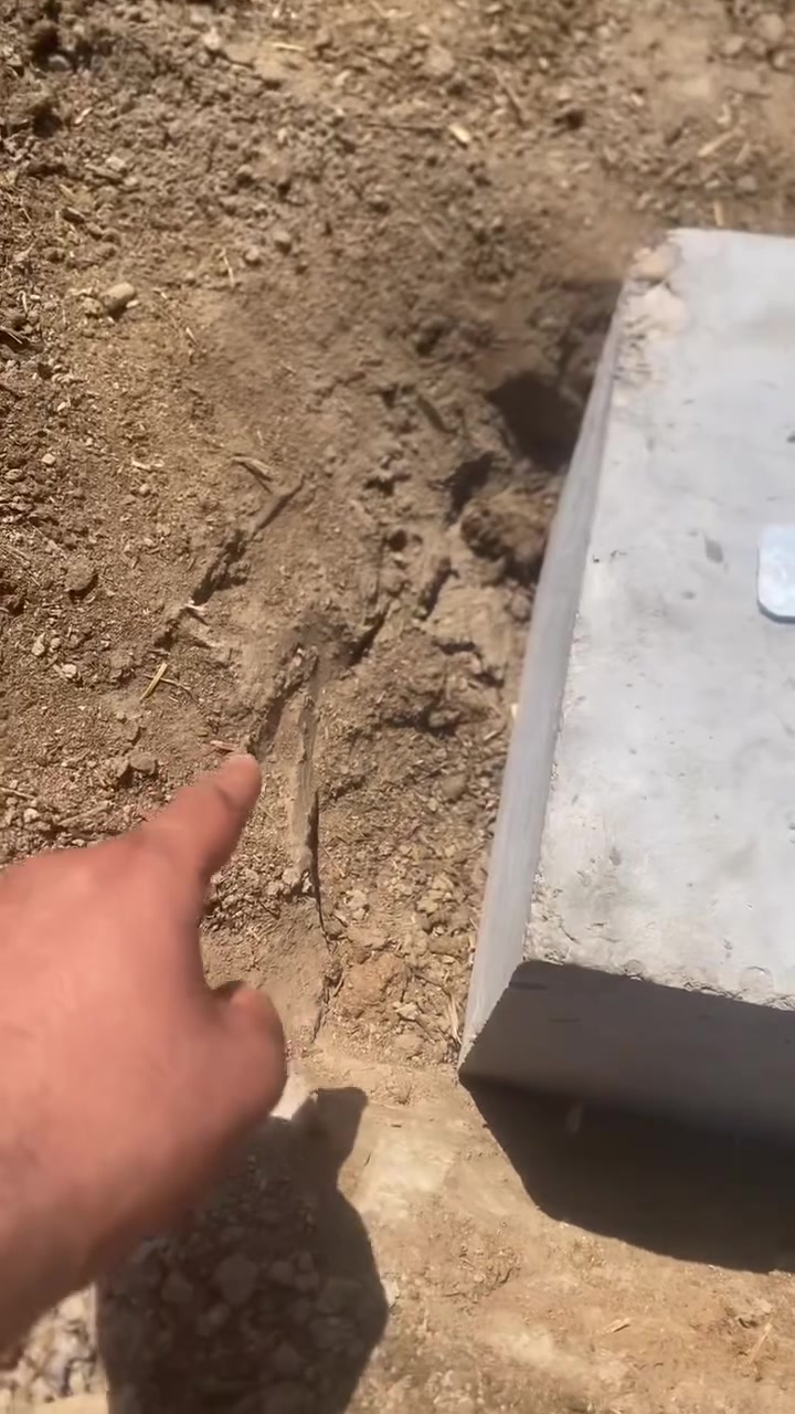 يتوفر صبات تثبيت لمنظومات الطاقه الشمسيه☀️
مناسبه لتثبيت هياكل الالواح الشمسيه بثبات عالي ومقاومه للرياح 
الاوزان المتوفر :
50كغم 
60كغم 
مناسبه لكافه مشاريع الطاقه الشمسيه 
ثبات وامان عالي للهياكل 
للطلب والتواصل :
***********
