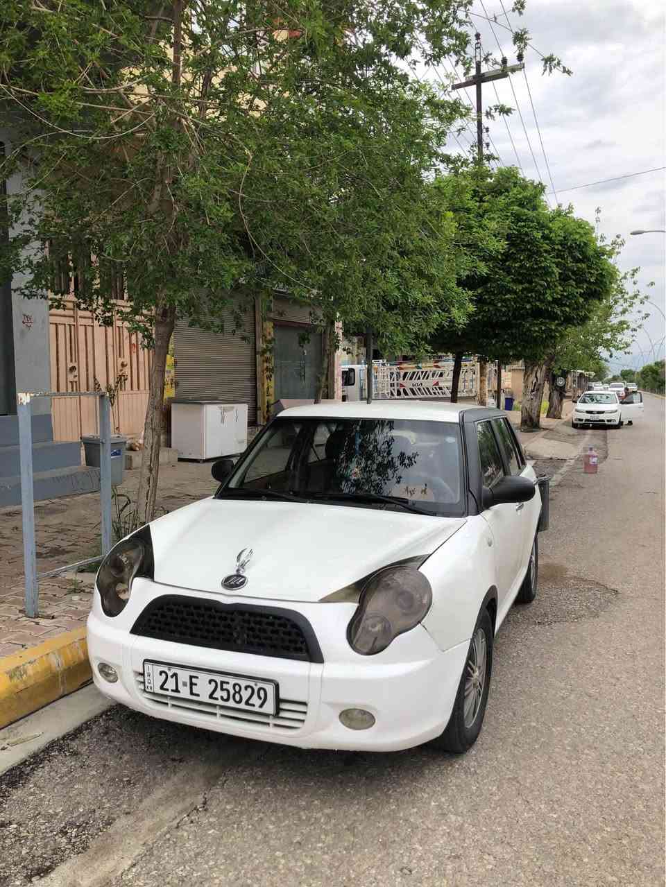 Lifan 320 2013 
190,000km 
 رەقەمە سەنەوی تا ٢٨ تازەیە بە شەرتی تەحویل و غەرامە    
گێرو مەکینەی بە شەرت سەیارەیەکی مەزبوت و بێ کێشەو کەم مەسروف ماڵی فەقیرە بانزین ناخوات 
هەزەی تازەیە گێر عادیە  قفڵ مەرکەزی  هەمو گیانی مەزبوت ئیش  ئەکات کارەبایی مەزبوتە بوخار و دوکەڵی نیە 
تەبریدی ساردو گەرم بە کامل ئیش ئەکات 
٢ جام کارەبا ئاوێنە کارەبا شاشە ئایپاد مەکینە ٤بستۆن ١٣٠٠ 
بوخاري نيه 
  دەعامی نیە بۆیاخی نیەساردی هەیە39 وەرەقە
460 هەزار غەرامەی تێدایە دوای مەعمەلە بۆت دەگەرێنمۆ 
***********
*********** السليمانية, العراق
