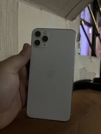 آيفون ١١ برو ماكس • ٢٥٦ • مبدل فقط