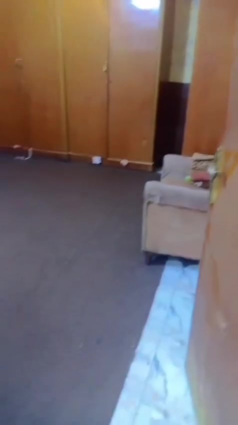 بيت للبيع كربلاء طويريج أم الهوى شارع صيدلية المسرة
المساحة   (١٢٥ متر )  (طابو ملك صرف)
محتوياته
غرفتين 
مطبخ حار بارد
صاله
كراج 
ستقبال
مجموعه صحيات
مكتب عمار الشامي للعقارات 
للاستفسار الاتصال على الرقم التالي 
📞  ‏  ‪***********‬‏
📩   او مراسلتنا على الماسنجر
