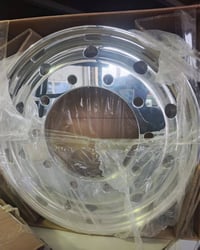 زوج طوس و زوج كبات و درع للبيع عنواني بغداد البلديات لل استفسار 077035...