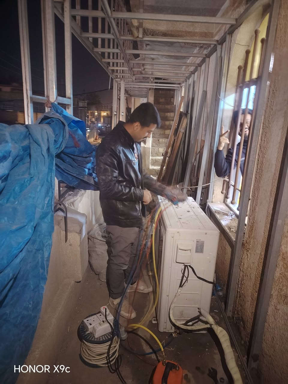 السلام عليكم  لتنصيب الاسبالت $ غسل  وتنصيب  وتفكيك  جميع أجزاء السبلت القطعتين الخارجيه والداخليه بدقه متكامله الاتصال على الرقم ***********او المراسله وتساب بالاضافه إلى شحن الغاز🥶💨
