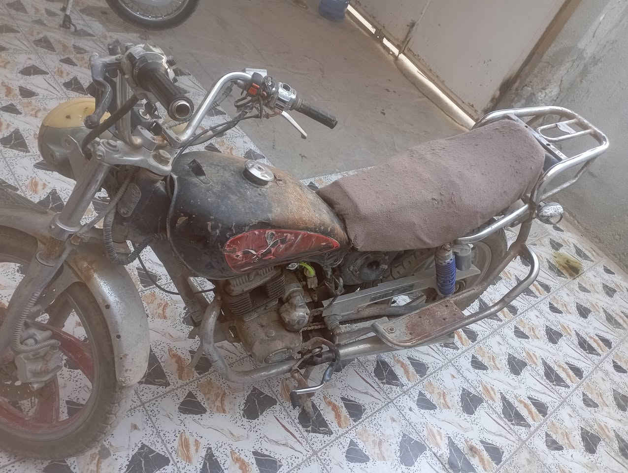 للبيع جونده كلك ابيع كوم حديد للتواصل ***********
