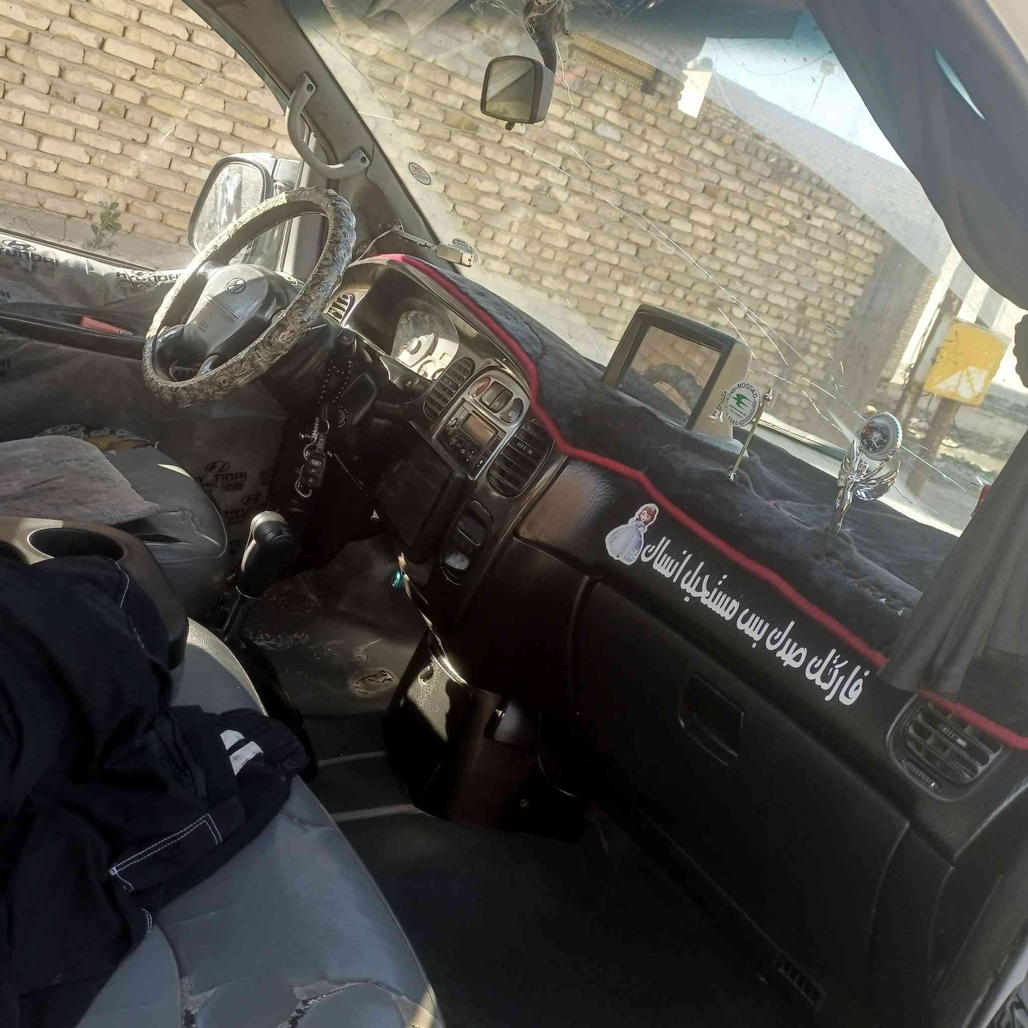 ستاركس للبيع 2007
بأسمي تحويل ثاني يوم 
 مسكر اوتوماتيك 
 مكينه خير من الله 
تخم تاير 
سياره مال جناي مامتعوبة نظيفة بيها فقط كم ملاحظة 

  
 السعر دفتر قفل دينار ماينزل رجاء المو شراي لايتعبني 

 ***********
