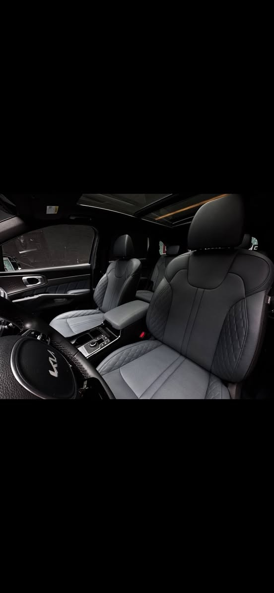 سورنتو 2025 هايبرد برستيج
فول 1/1 ماكو مواصفة مابيهة 
ماشية 13 mil 
سعر 290 مكانهة كربلاء
***********
