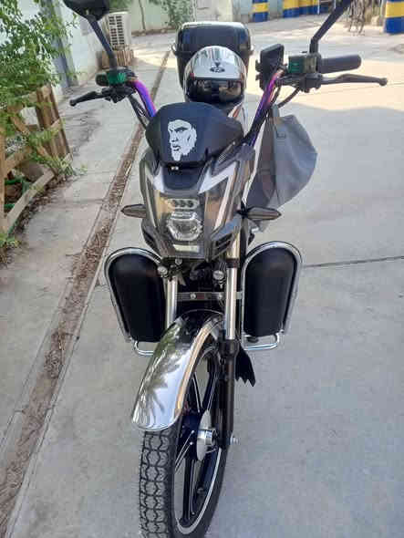 هارلي شحن 2025
6 بطاريات 
 تشغيل ثلاته كرت+ ريموت+صويج+بلوتوث +حافظه مال مبايل مع شحن مبايل مع خوده///سعر 750وبيها مجال قليل 
 استخدام قليل ***********
