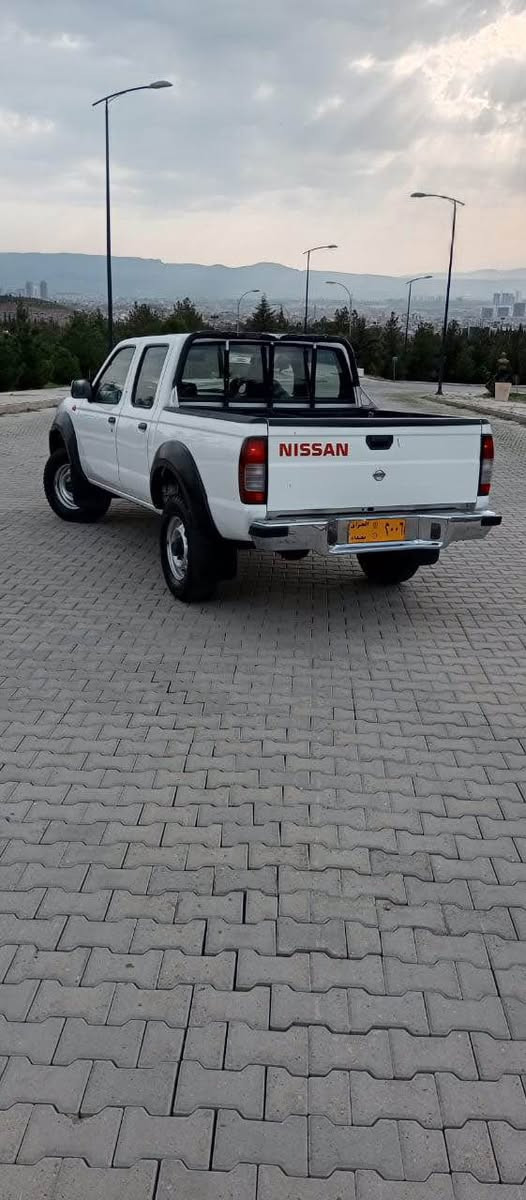 له سليمانيم  ***********
نيسان ده بل اكسل  2006 ناو سور سفر كيلو مه تر تاقانه 60 هه زار رويشتوه هه مو گياني شه ريكه گيرو مه كينه ي نه كراوه ته وه له سه ر ده قي شه ريكه ماوه ته وه علوجه دوبه يه هه موو پليته كاني پيوه يه چوار تايه ي لوك جام كاره با تاقانه ي هه مو ايراق وه سفي ناويت هه لگيراوه له سليمانيم *********** واتساپي له سه ره السليمانية, العراق
