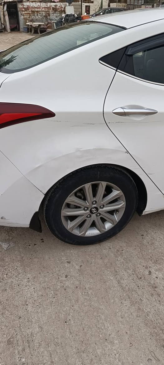 السلام عليكم
الانترا 2015خليجي فول مواصفات عده البصمه بيها  طخه بالجاملغ الخلفي  والباقي كفاله كير محرك بلادي ممفتوح 
مكاني / بغداد حي اور الشعب
السعر /130 وبيها مجال

***********
