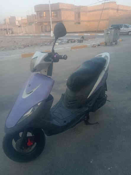 السلام عليكم دراجه ماكس 2003 الدراجه نازله بهذه الشهر يوم 11/4 الدراجه خرسه ما تسمع صوتها وناعمه حلوه تجي وتفحصها وتشوفها كلشي بلادي حتى لونها جاي من اليابان هيج وشرط كلها ختم واحد وبيها لايت زنون اصلي سعرها مليون و150 وبيها مجال قليل مكاني الرميثى حي العسكري رقم الهاتف  ***********
