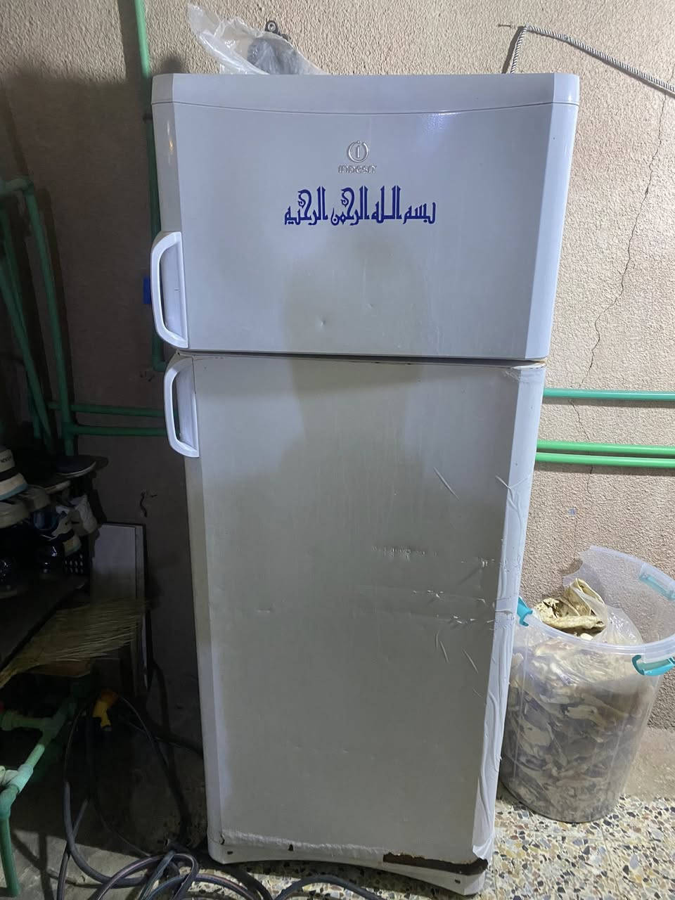 ثلاجه البيع مستعمل ماطور جديد 
السعر ١٠٠ 
الرقم ***********”
