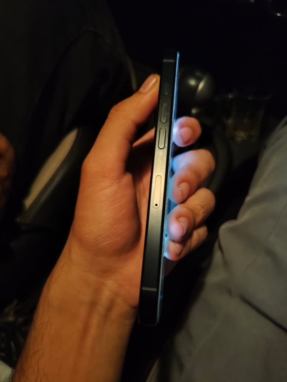 السلام عليكم ايفون 16 برو بطاريه 88 
 Pro فقط مكاني حله او نجف سعره 1,100


**إذا كنت صاحب هذا الإعلان وتريد حذفه لأي سبب، رجاءا أرسل رسالة إلى الدعم الفني**