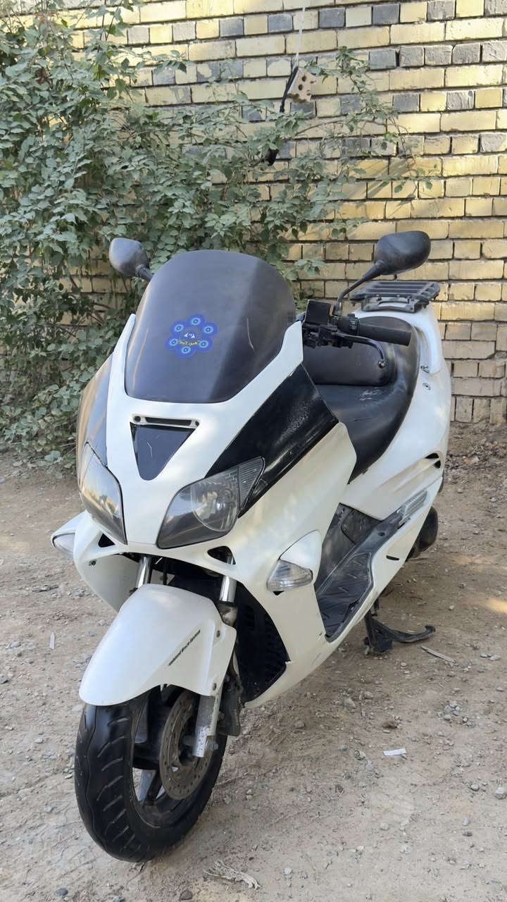 سلام عليكم فؤرزه سؤيج 06 MF لؤن أبيض صدفي  بلادي 👍 مكينه ناعمه شلعه ؤمعدل فؤل كهربايات كلهه شغاله   اؤراق كامله حساس  و حساس و مانع انزلاق زوج امرايات   و زوج تايرات جديد حساس دراجه بدؤن اي نقص جاهزه كلهه سعرهه((850 )) دراجه انظف و احلى من لصور مال جنني مكانهه بغداد مدينة الصدر شراي اتصل ***********
