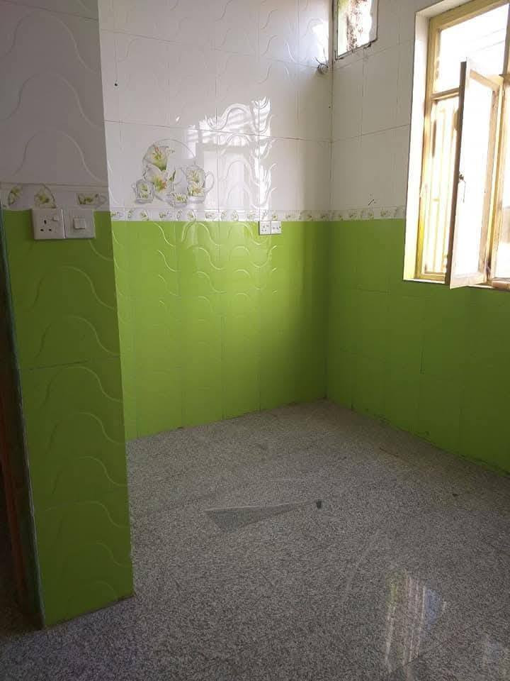 السلام عليكم
شقة للايجار مكونه من غرفه وصالة ومطبخ وصحيات منفصلة بناء حديث و مساحتها 80 م  وايجارها قفل 350 
والعنوان حي النقيب قرب مدارس الوارث التابعة للعتبة 
وللاستفسار الاتصال على الرقم التالي  ***********
