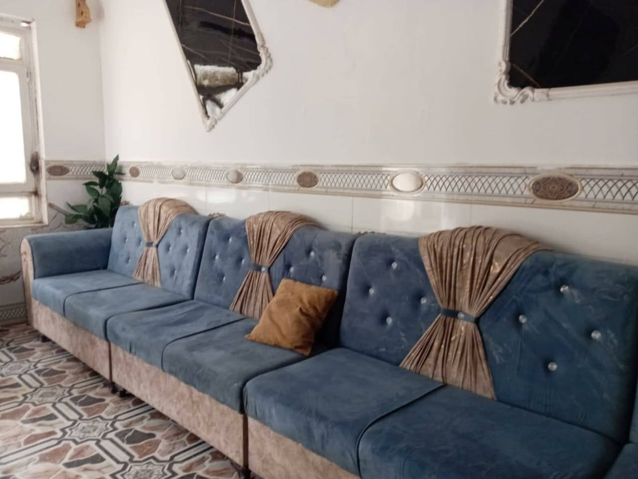 للبيع ١٢ قطعه مع طبله
للتواصل واتساب ***********
