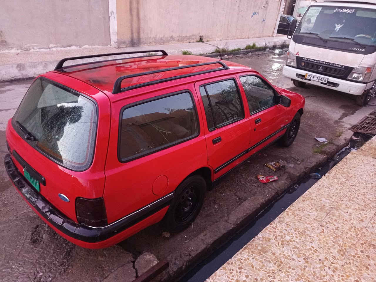 ‏‪لبيع فورد 
سعر 20 بيها مجال 
موديل 1992
 خمسه تيرات جديد 
طخم جديد 
 كير محرك شرط 
شرط  تحويل 
***********
 ‏‪0776 887 0925‬‏
