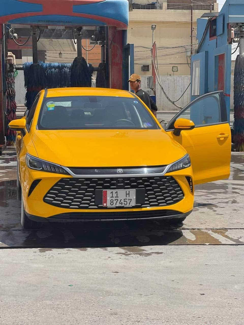 سلام عليكم من رخصت الآدمن byd چن بلاص تكسي للبيع السياره خير من الله ماشيه قريب ال ٢٠٠٠ كيلو ع البانزين و٣٠٠٠ كيلو ع الكهرباء سياره اي عيب مابيها مجرد الغرض من البيع اخذ سيارة خصوصي عنوانها بغداد صليخ سعرها ٢٠ مليون و٥٠٠ اسعار التكسي تختلف عن الخصوصي سعرها من الشركة ٢٢ مليون و٩٠٠ لا جاي اغني بالسعر ولا جاي ابيع اغله من السوگ السعر ميعجبك اخوي العزيز اعبر المنشور البيع فقط بدون مراوس رقمي ***********
