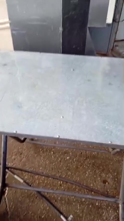 ميز تفصال شغل درجه اولى مواصفات ميز بلاستك مغلون هندي والحديد تركي مستعمل نضيف العدد 100 المكان الحله قرب جسر نادر ***********
