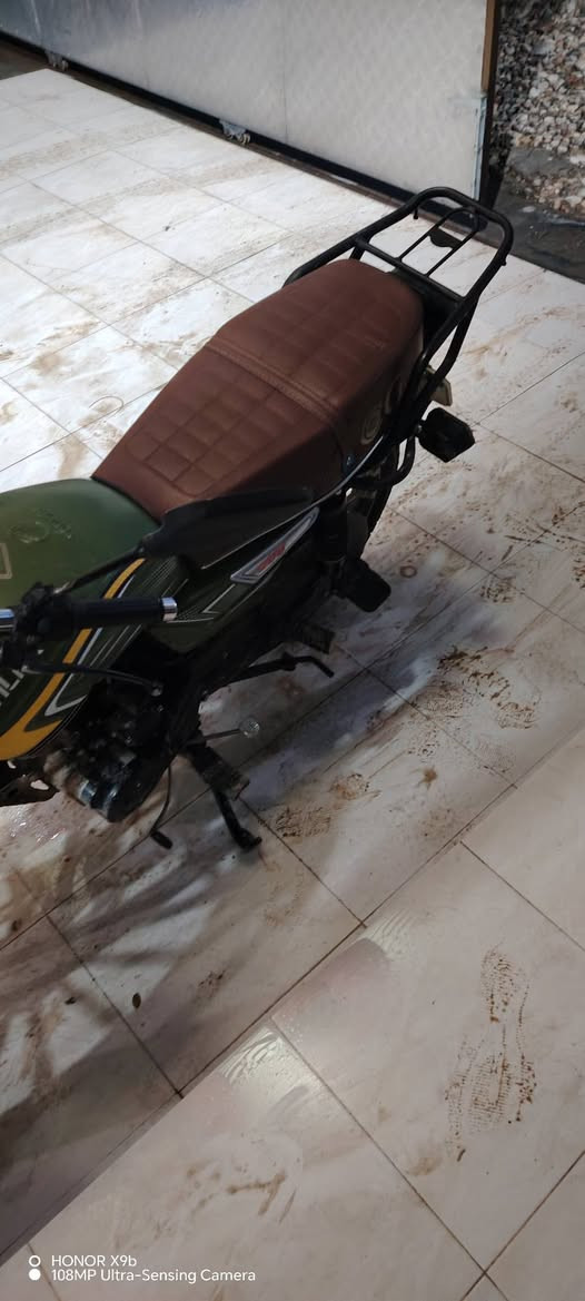 دراجة سيفان زيتوني 2025 جديده اوراقهه موجوده السعر 750 قفل


**إذا كنت صاحب هذا الإعلان وتريد حذفه لأي سبب، رجاءا أرسل رسالة إلى الدعم الفني**