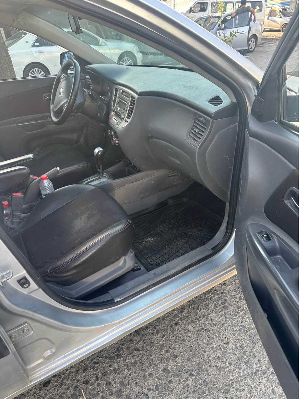 Kia rio  ABS کوشن جڵد تەبرید لەسەر سویچ
گێڕو مەکینە بەشەرت فول فولە بەس سلایت نیە 
***********
*********** بشدار, السليمانية
