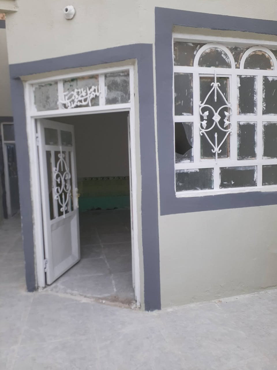 ١٠٠م طابق واحدحي الوفاء قرب شارع٢٠مقبل حي الجزيره/مكتب المسره حي الوفاءشارع٢٠/***********/***********
