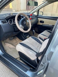 نيسان فيرسا للبيع 2011 هايدروليك كير جديد  محرك على أيدي جديد  تايرات ...