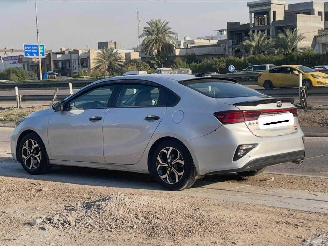 كيا فورتي 2020          
*  وارد امريكي
*   لون رصاصي
* مديل 2020
محرك 2000 دوش 
كير Cvt
(المواصفات )
رادار امامي
تحديد مسار
مثبت سرعة
مانع انزلاق 
ايقاف ذاتي 
قيادة ذاتية 
كامرة دوارة 
نظام كير ( اوتو + عادي )
نظام القيادة (سمارت - سبورت - نورمال )
تحكم استيرن جهتين
كار بلي + شاشة اعطال 
ويل كب بلادي
سيارة ماشية ( 43ml )

السيارة رقم اربيل انكليزي باسمي ( هزة + فحص ) جديد

ضرر السيارة
ربع الجاملغ الخلفي عكس السايق و نص الصندوق مرفق السونار 
السعر (128 ورقة ) وبيها مجال 
رقم الهاتف ( 077101115 بغداد, العراق


**إذا كنت صاحب هذا الإعلان وتريد حذفه لأي سبب، رجاءا أرسل رسالة إلى الدعم الفني**