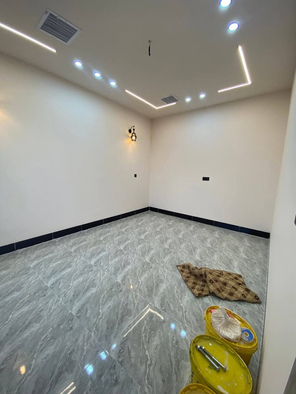 📢دار للبيع 100 متر واجهة 5م طابقين الموقع حي الأسرى والمفقودين خلف اسواق السعاده  بناء حديث  طابو صرف    ***********
