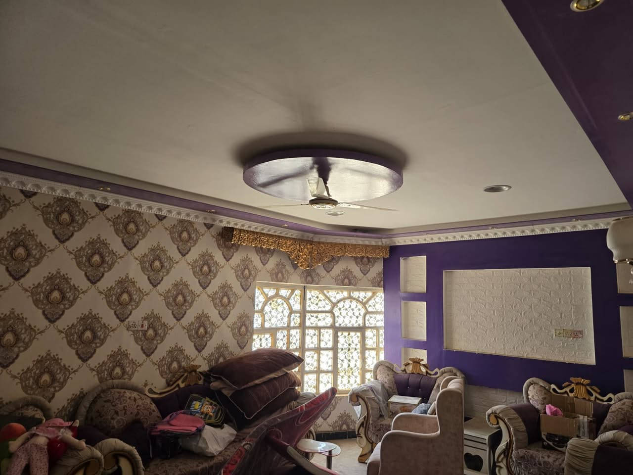 يعلن مكتب المرتضى للعقارات عن توفر    

بيت للبيع ، في الاربع شوارع ، قرب مدارس الادريسي
طابقين ، بناء حديث
المساحة / 266 متر
الواجهة / 13.5 متر ، واجهة حجر
يحتوي على / 5 غرف وصالة واستقبال ومطبخ وكراج وحديقة وصحيات
سعر البيت / 550 مليون

توجد لدينا عروض اخرى للأستفسار الاتصال على الرقم التالي / *********** نستقبل كافة العروض والاعلانات نشرها وترويجها مجانا عنوان المكتب / الجنينة / شارع جامع الكرناوي / مقابل فتافيت سنتر
