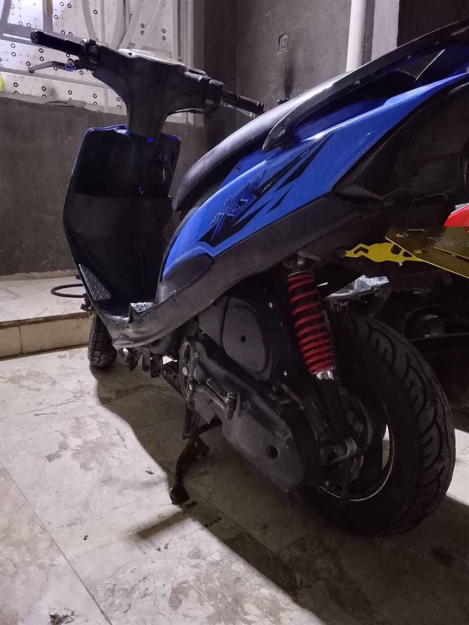 ماكس عدلة بوشة 49 بلاد ما مفتوحة محرك مكفول سبانة ما ممدودة علي
الدراجة كاملة مكملة نقصهة كتف فقط باتري جديد تخم تايرات جدد كهربائيات كلهة شغال شلع( بيهة خيط بخار لاستيك ولف فقط ) السعر 450 بيهة مجال او مراوس وانطي فرق


**إذا كنت صاحب هذا الإعلان وتريد حذفه لأي سبب، رجاءا أرسل رسالة إلى الدعم الفني**