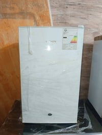 ثلاجة • ١٢قدم • محتاجة تصليح