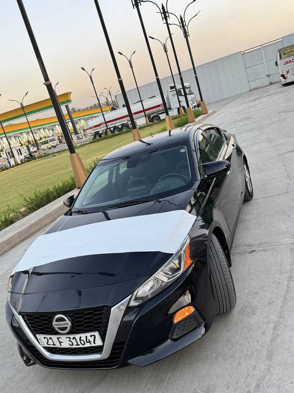 🚗 للبيع نيسان ألتيما. 2020  S   🚗
وارد أمريكي / رقم سليمانيه   بأسمي شرط التحويل  رقم الدولي الجديد هزه وفحص  كله جديد
محرك مكفول 🔧 / كير مكفول
مدوشم كشنات وأرضي درجه أولى
تخم تايرات جديد مبدل
باتري جديد
صدر ع الوكاله كامل 
 حادث السياره  صبغ بنيد جاملغ فقط فقط بدون دواخل  والباقي كفاله عامه شرط   بدون تبديل ع وضع الشركه  موضح بل 
      (باقي السيارة وكالة)
مواصفات السيارة S بس مواصفات خاصه تجي داخل ابيض شاشه جبيره كشن كهرباء. 
محرك 2.5 لتر / 4 سلندر اقتصادي وقوي تنفس طبيعي 
شاشة لمس وسطية 8 إنج مع بلوتوث و USB وكار بلي  
سستم كامل سبورت رياضي 
كاميرا رجوع خلفية 
كشن جلد + كهرباء
نظام سبورت
لايت زنون +لد نهاري 
ستيرن رياضي D + كاربون فايبر 
بصمه تشغل وبصمه ابواب
مثبت سرعه  
رادار امامي وخلفي وجانبي 
توقف ذاتي وخروج ع المسار 
نظام أمان حديث (ABS / Airbags)
تصميم أنيق ورياضي بلون الاسود القطران      
سيارة كاملة مكملة تجي تفحص وتشوف بعينك كعدتها حلوه وسيارة ما تصرف عليها كلشي سعر 130 وبيه مجال جدا بسيط   
مكان السياره
 بغداد الاعظميه    
***********
