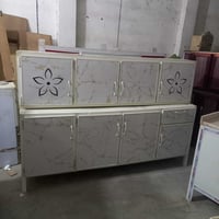 كاونتر أبيض • كاونتر أحمر بدون سنك • كاونتر مع سنك