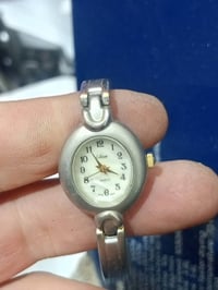 ساعات أصلية • للبيع