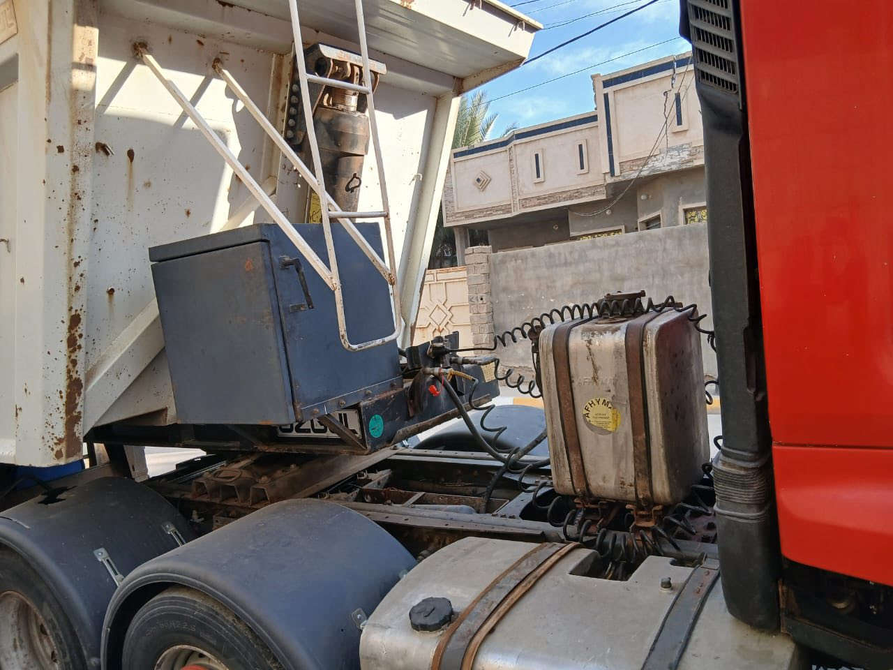 رينو ٢٠٠٥ محرك ٤٢٠ انجكتر كير ٤ ب٤ مربوطه فلات العربانه موجوده مالته سنويه منتهيه ٢٠٢٠ تحويل كفاله عامه عربانه ٣١ متر تركيه تخم تاير السياره بالشغل العنوان فلوجه ***********
