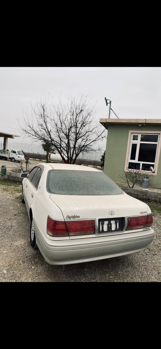 بسم الله الرحمن الرحيم
عرض للبيع

النوع: تويوتا كراون (ملكة)
الموديل: 2002

حالة السيارة:
▪️ السيارة سليمة ومكفولة من القص (مامقصوصة).
▪️ السيارة كلها بلادية وعلى حطة الشركة (كلشي بيها أصلي).

المواصفات:
▪️ 3 دُكم.
▪️ بردة خلفية.
▪️ 4 كشنات (مقاعد) كهرباء.
▪️ مرايا كهرباء + هيتر (تدفئة).
▪️ لايتات أمامية وبك لايتات كريستال.
▪️ دشبول دبي.
▪️ شاشة + مسجل سيدي وكاسيت + بوكس 6 سيدي.
▪️ لايتات زينون.

الضرر والصبغ:
▪️ بيها ضربة قطعة واحدة فقط.
▪️ بيها مقدار (4 أصابع) معجون فقط، مصلحة بشكل ممتاز جداً وما يبين بيها أي شي أبد.

السعر: 70 ورقة (7000 دولار) - وبيها مجال بسيط للطيبين.
المكان: محافظة السليمانية - قضاء قلعة دزة.

للاستفسار يرجى الاتصال على الرقم:
(لێرە ژمارەی مۆبایلەکەت بنووسە)


**إذا كنت صاحب هذا الإعلان وتريد حذفه لأي سبب، رجاءا أرسل رسالة إلى الدعم الفني**