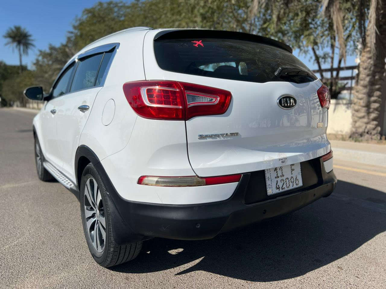 رمضان كريم كيا سبورتج خليجي رقم بغداد الجديد سياره جديده ماشيه ٩٢حقيقي استخدام شخصي مال بيت محرك وكير مكفولات ساره نضيفه حيل صبغ جاملغ بدون دواخل 
فوووول موصفات   السعر ١٣٢ مجال بسيط 
سقف بنرامه 
كشنات كهرباء
محرك 2000دوش 
مري شفط 
داخل لونين 
منظومه زنون 
كامره دواره حاكيه بلوتوث 
تحكم ستيرن جهتين السعر اخوان ١٣٢ مجال بسيط للستفسار رقم صاحب سياره ***********
