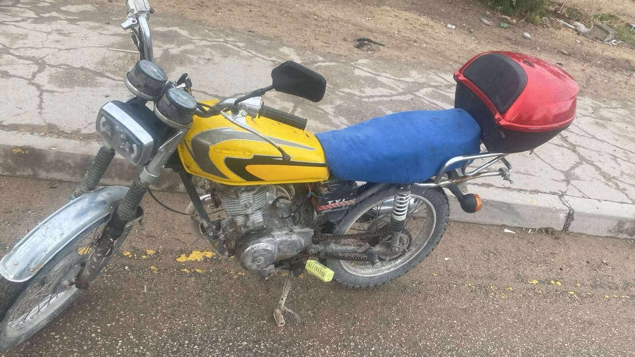 سلام عليكم دراجه اربعه كير  نضيفه للبيع اوراقها محتركه مكاني كوفه حي ميسان فقط تبديل كلجات الدراجه نشطه وتوني مبدل تخم تاير وكابريته واكهربايياته كلها شغاله على السويج ب250وبيها مجال بسيط *********** رقم تلفوني ادخل واتساب فيس ممتواجد
