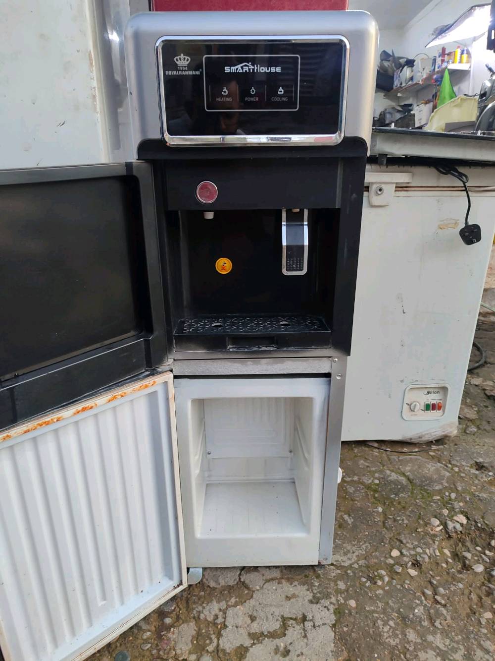 طباخ خمس عيون بلازمه النوعيه بوش شرط شغال ونظيف براد ماء النوعيه رويال الرحماني شرط الشغل والنظافه وضع شركه ثنينهم ما مصلحين  ***********//***********