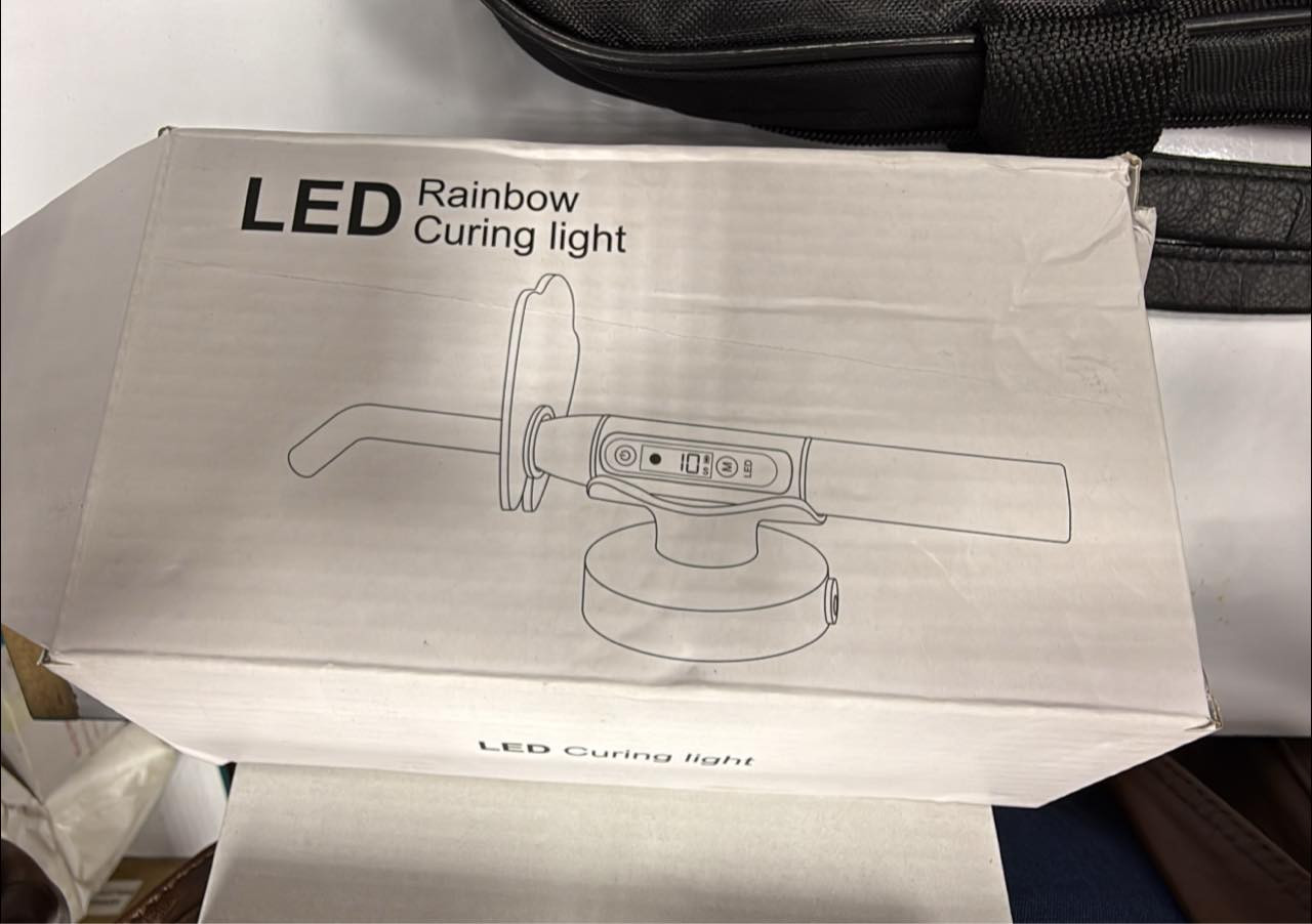 جهاز تصلب الحشوات الضوئي وبسعر جداً مناسب للطلب والاستفسار مراسلة الصفحه او الرقم 
يوجد توصيل جميع المحافظات ***********
