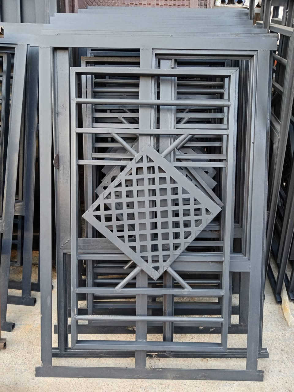 بسم الله الرحمن الرحيم
باب بيت جميع القياسات-باب حوش جميع القياسات - شبابيك جميع القياسات -خزانات ماء  مقطورة - سيم بي أرسي - بوري دنكه عندك بيت (يوجد فصال أي نقشه تعجبك باب شباك حماية مال بلاستك وبسعر جدآ جدآ مناسب) 
❗راح أنفاجئكم بلا سعار لئن مناسبه أكثر ماتصور ❗

العنوان: الشرقاط بعاجه السايدين مقابيل ماركت المجبل جانب صيرفه الفهد 

✅يوجد توصيل ✅

((الاستفسار اتصل))
***********

الموقع📍
https://maps.app.goo.gl/8TZ9vbn2aSwjunQr7
