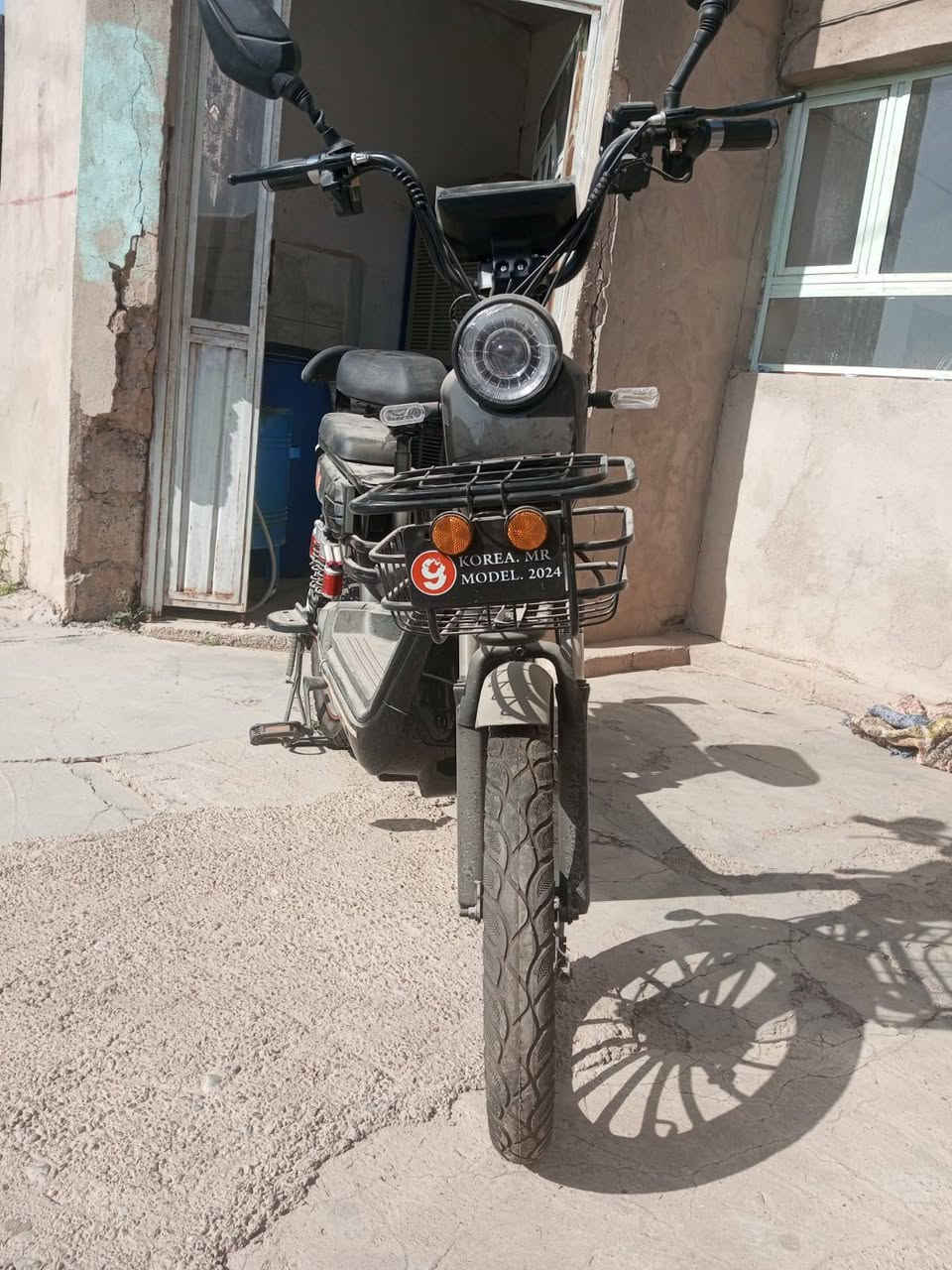 السلام عليكم اخوان دراجه شحن للبيع صفر ما ماشيه موديل 2024  السعر 650الف وبي مجال قليل 
وهذا رقم صاحب الدراجه *********** أو راسلني خاص
