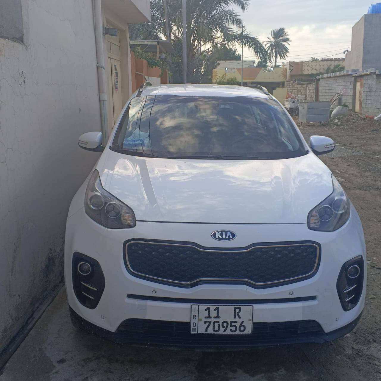 السلام عليكم 
كيا سبورتج 2017 البيع السياره دخلت العراق خليجي صار عندي حادث داخل العراق تبديل باب الصندوق ب البلادي و القماره بارد بس الحافه مالها الصدر وكاله كير بريك التايرات جدد خير من الله تبريد قطعتين اشاير ب المري السياره خير من الله بس محتاج وريد ابيعها*********** بعقوبة, ديالى
