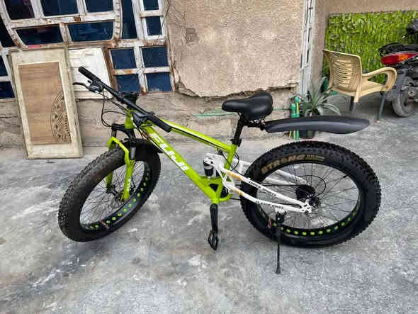 بايسكل شامو ياباني جديد سليفون غير مستعمل صينية خلفي وامامي الخلفي 7نمر والامامي 3نمر تايرات دبل يتحمل وزن 250كيلو غرام دبلات امامي وخلفي بغداد البلديات فقد وتساب وانتصال مافتح ماسنجر ***********
