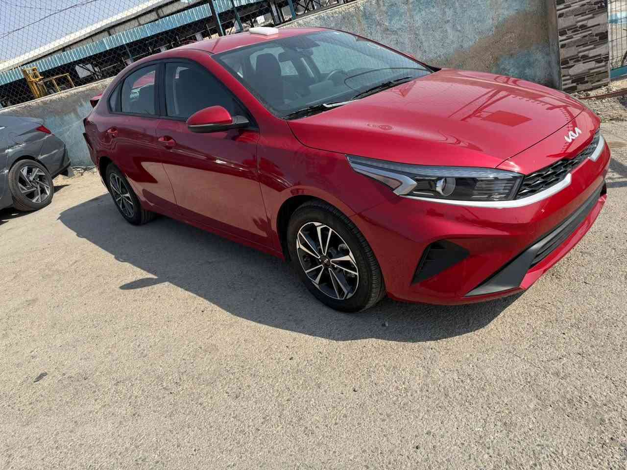 سلام عليكم 
فورتي موديل 24 
حادثها كما واضح بالمنشور 
سياره حاليا بالأردن منطقه الحره تم خصم من سعره قفل قفل بدون عمله 98 مطروحه واصل بغداد ع كتاب ذوي الشهداءب108 توصل بعد التفاق خلال 5 ايام ايضى يوجد عديد من سيارات داخل كروب واتساب ستفسار ***********
