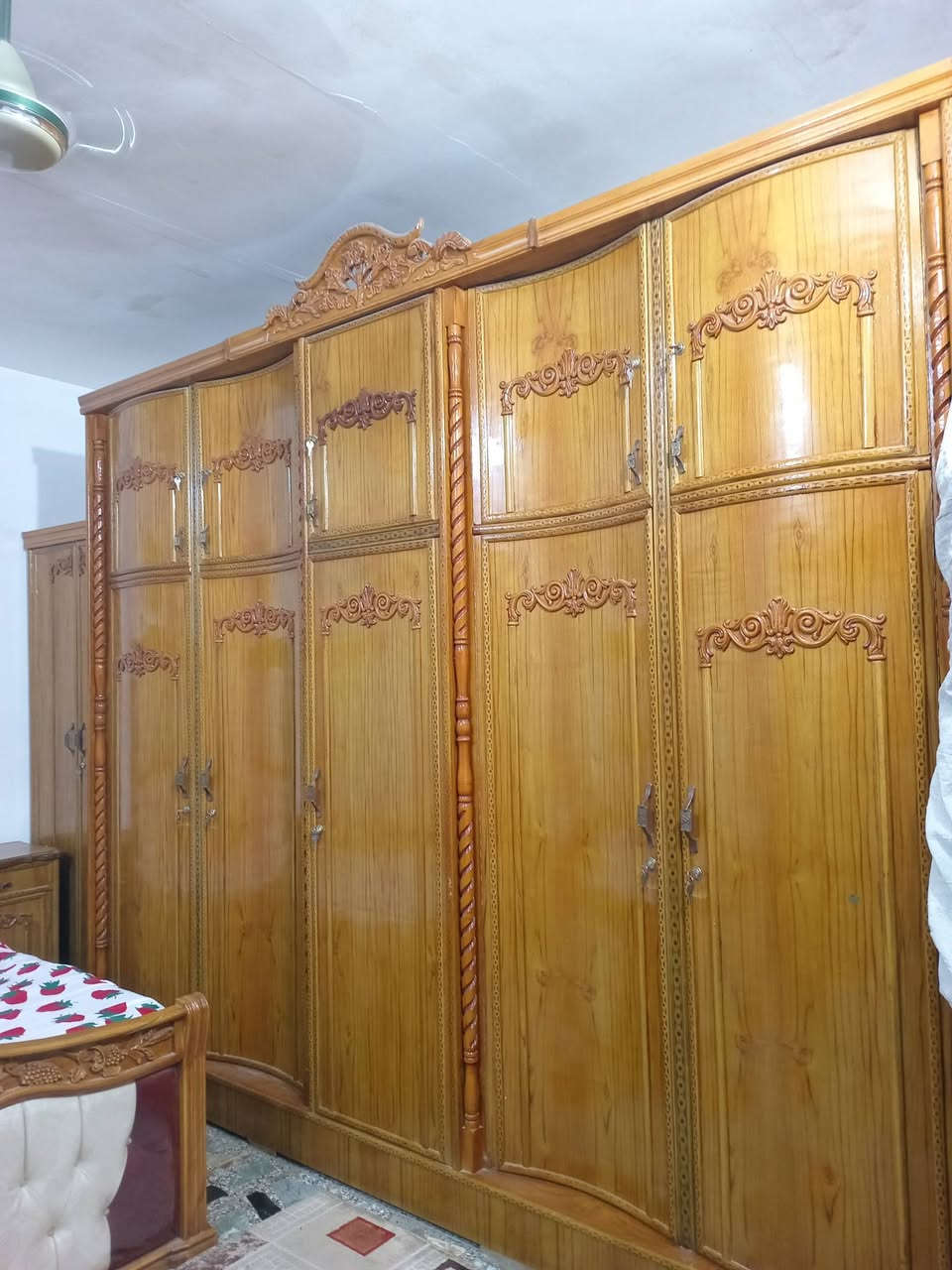 سلام عليكم ورحمة الله وبركاته عندي غرفة نوم صاج عراقي مستعمله اخت الجديده لون عسلي عنواني بغداد
الاستفسار الاتصال على الرقم وتساب ***********
وبيها مجال وبالخدمه
