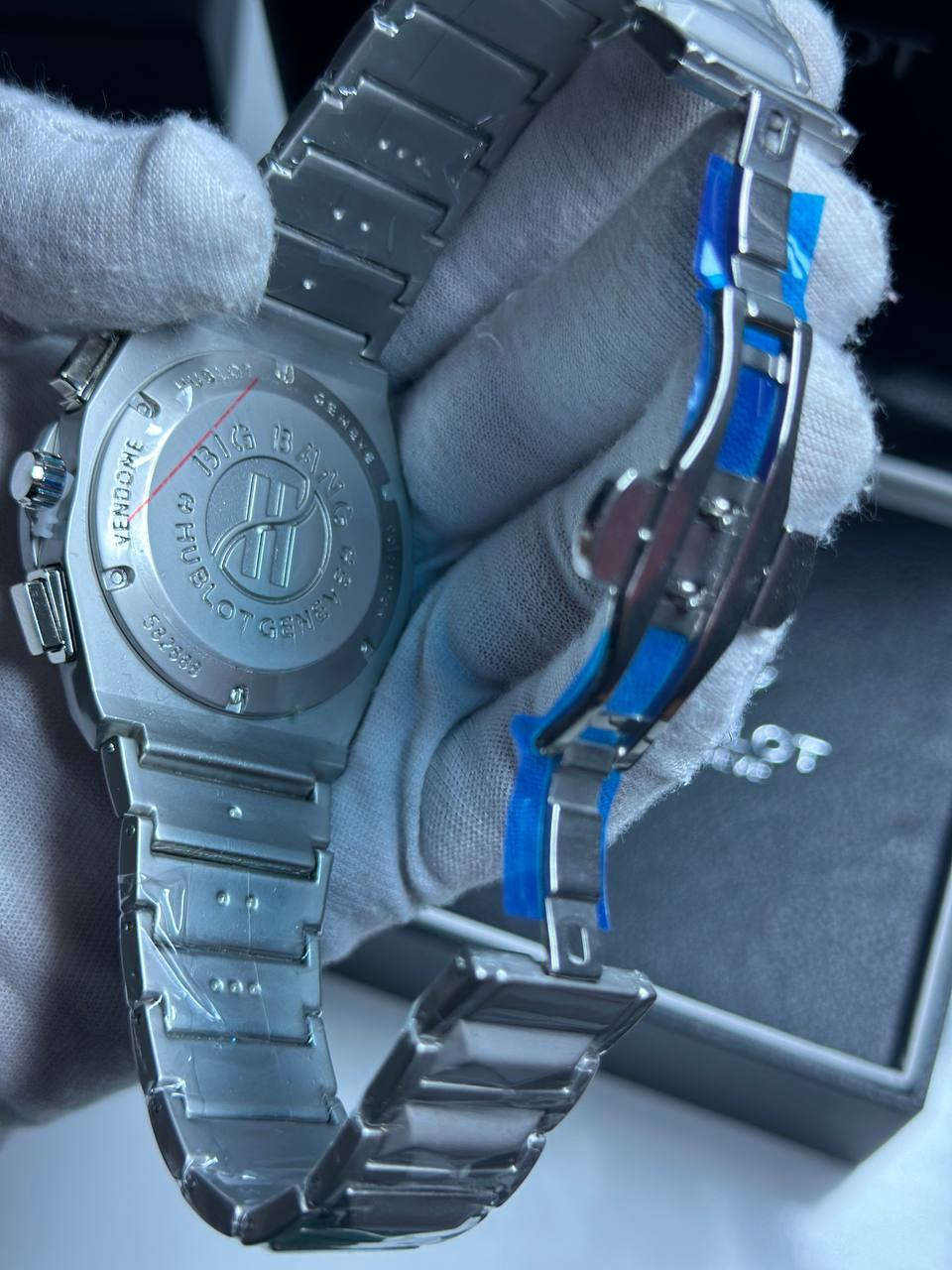 كلشي موضح كدامكم قطعه كلش قويه وزنها ١٧٤ غرام

للحجز والاستفسار التواصل دايركت او واتساب *********** او ***********
