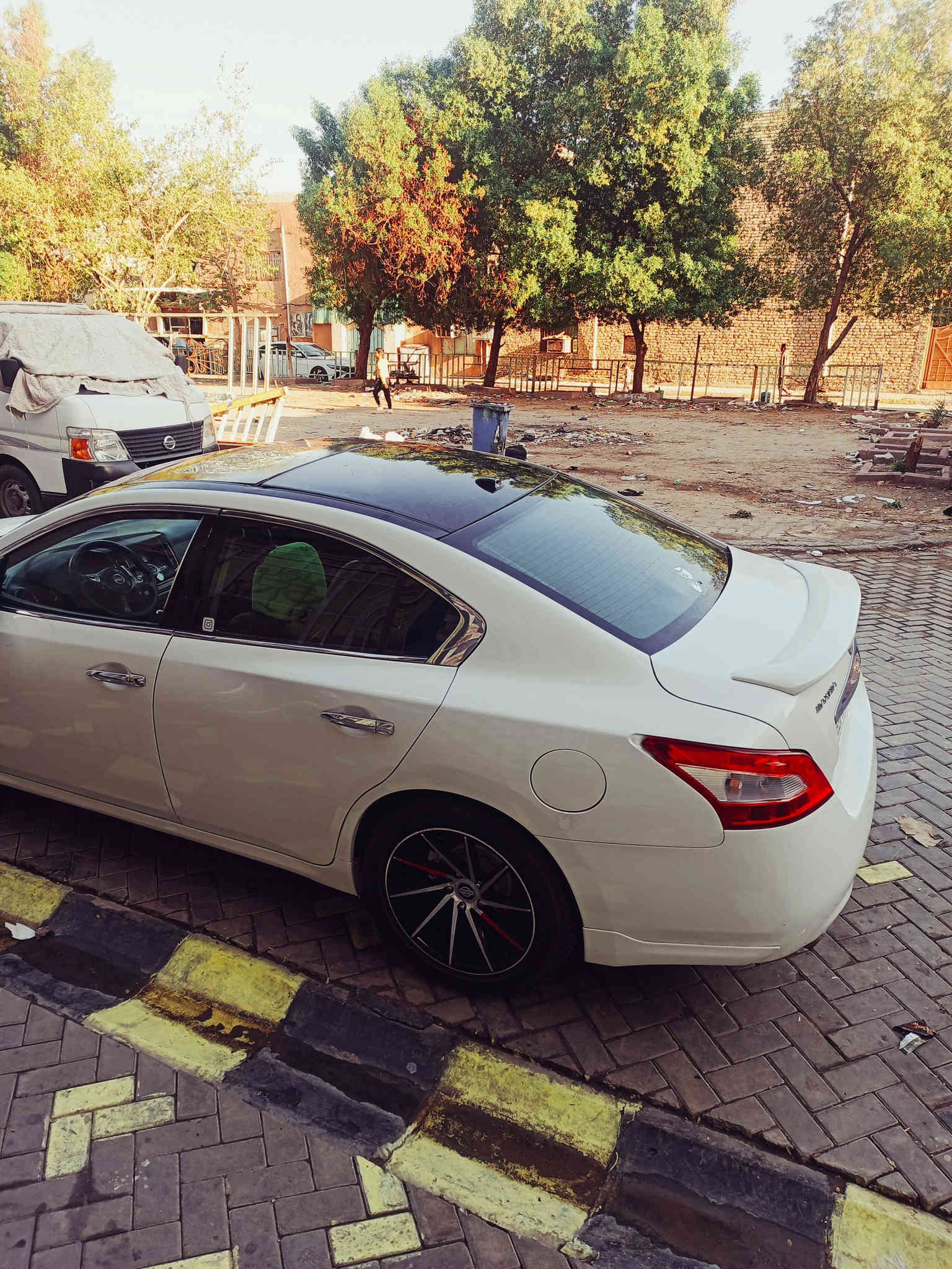 سلام عليكم
بيع أو مراوس 
 نيسان مكسما فول مواصفات 1/1 في ايبي 2009
محرك 3500 
فتحة بصمة كشنات جلد بردة خلفية ستيرن كهرباء 
كشنات كهرباء شاشة كامرأة 
2009
حادث أمريكية جاملغ او بنيد 
السيارة مصبوغة احزان اثر جراد 
كير مكينة تبريد مكفولات
رقم جديد  بغداد دولي بسمي
بغداد ***********
