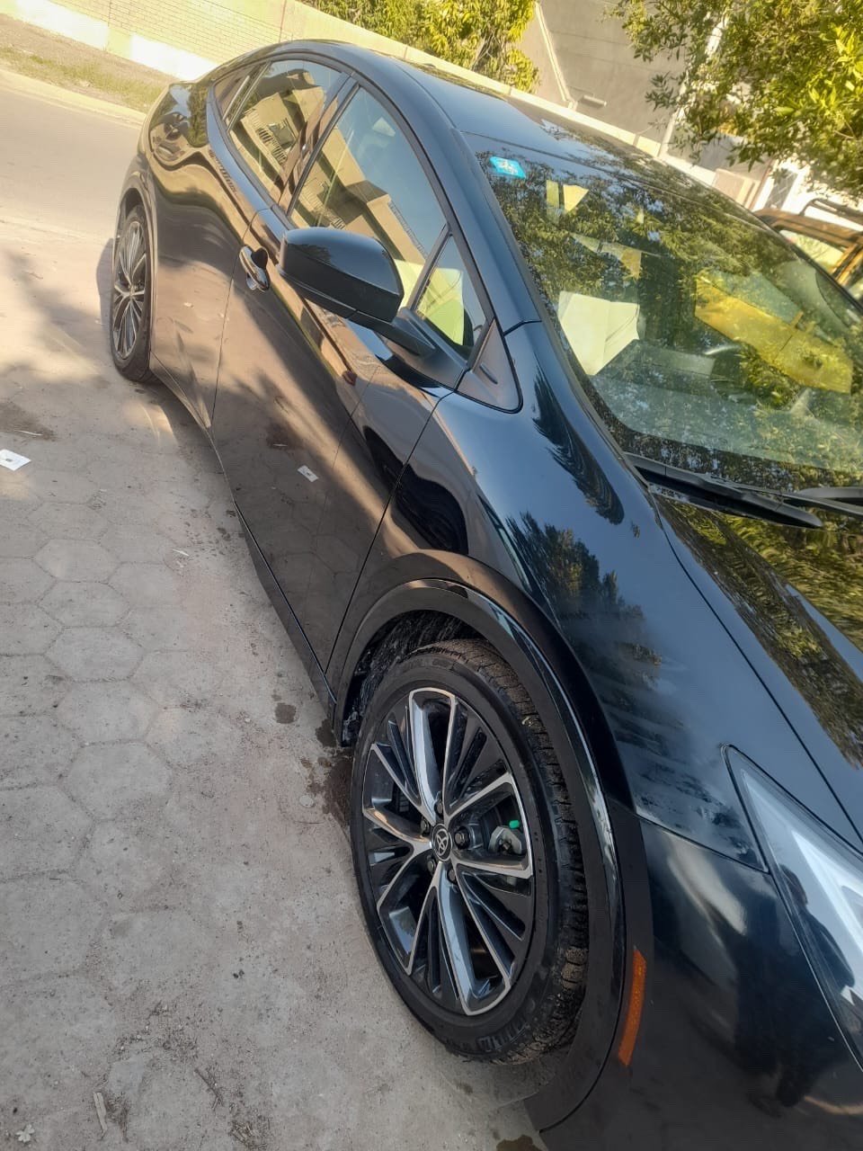  تويوتا بريوس XLE
موديل2024  الشكل الجديد كلياً
 اللون اسود خارجي داخل ابيضّ حليبي السيارة خير من الله 
متصرف عليها ربع 
الضرر فقط تبديل الدعامية  اصليه +صبغ دعاميه. خاليه من صبغ
- المواصفات:-
- سعه المحرك 2000 + محرك هايبرد 
-شحن ذاتي
-كشنات جلد حليبي 
-تدفئة كشنات
-السيارة ماشية ٣٠٠٠ الف
- التفويلة تمشيك البانزين 650  كيلو والهجين 1000
- هندبريك بصمة
-تشغيل عن بعد 
- مانع انزلاق 
-4 حساسات امامية
-4 حساسات خلفية
- تحديد مسار 
- مثبت سرعه
- قياده ذاتيه
- مصابيح زينون
- رادار امامي
-رادار خلفي
-رادارات جوانب
-توقف عند عدم الانتباه امامي + خلفي
-السيارة اربع انضمه سبورت وايكو وكوستوم ونورمال
- شاشه كبيره
-كامره خلفية
