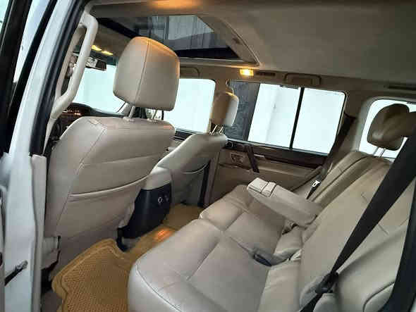 سيارة باجيرو حبتور اعلى فئه موديل 2014 
كير مكينه على وضع سركة صدر امامي خلفي جاهزها اربعه تايرات جددت سنويه وهزه ورقم جديد تحويل مباشر سياره مكفوله كفاله عامه سعر 179
***********
